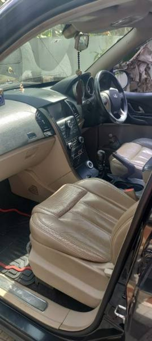 Second-hand 2016 Mahindra XUV500 W10 2WD for sale in Kollam-5