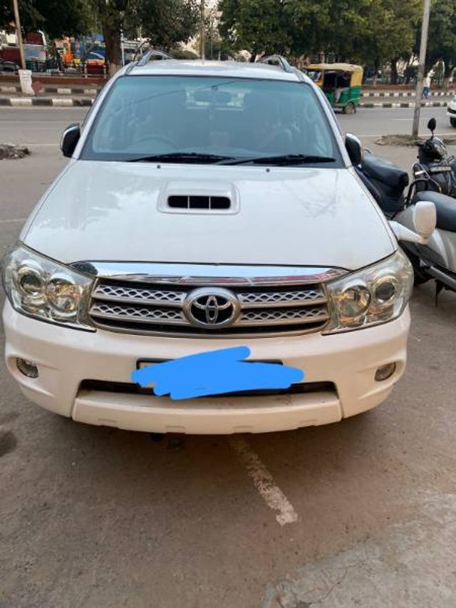 Second-hand 2010 Toyota Fortuner 3.0 Diesel for sale in Chandigarh-1