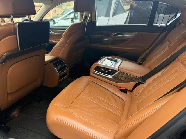 Second-hand 2019 BMW 7 Series 730Ld DPE Signature for sale in New Delhi-4
