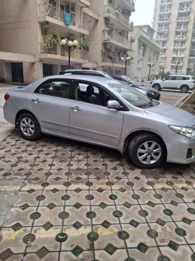 Second-hand 2012 Toyota Corolla Altis G for sale in Ghaziabad-1