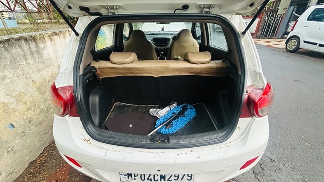 Second-hand 2014 Hyundai Grand i10 Asta Option for sale in Ujjain-3