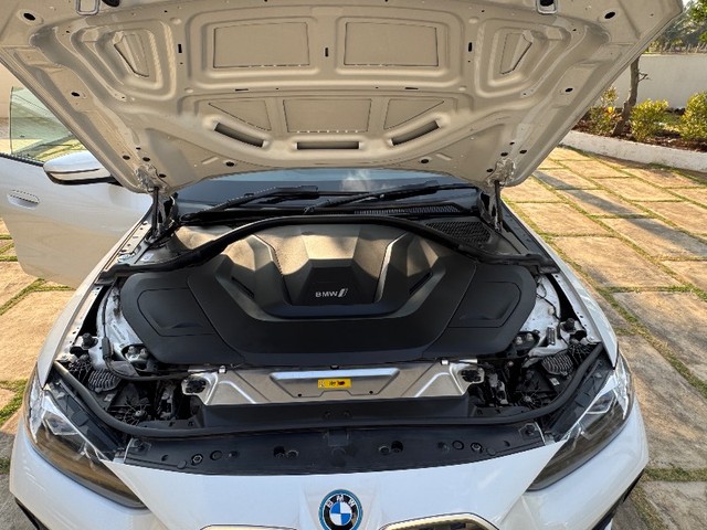 BMW i4 eDrive35 M Sport - Photo 9