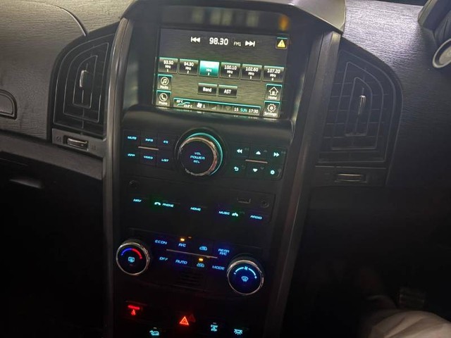 Second-hand 2017 Mahindra XUV500 R W10 FWD for sale in Noida-11