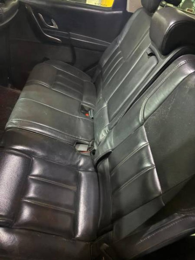 Second-hand 2017 Mahindra XUV500 R W10 FWD for sale in Noida-5