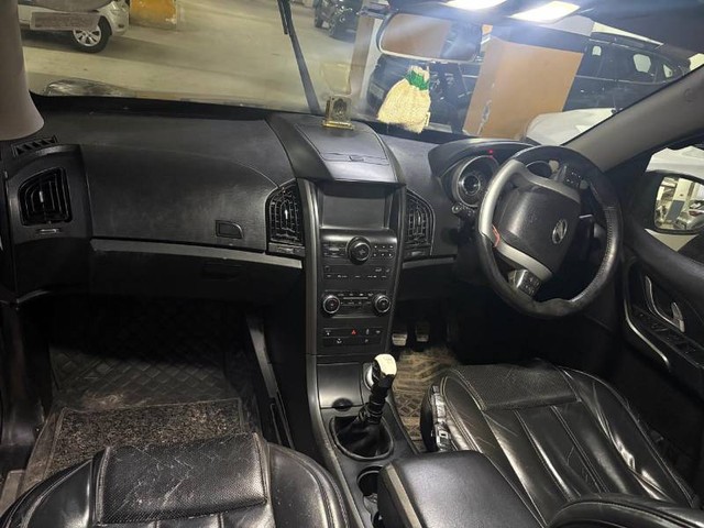 Second-hand 2017 Mahindra XUV500 R W10 FWD for sale in Noida-12