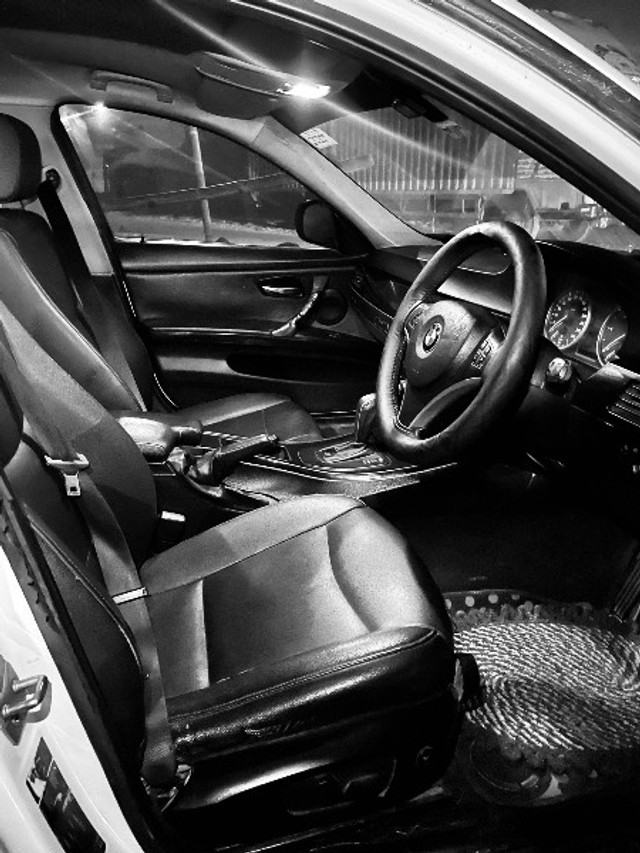 Second-hand 2011 BMW 3 Series 320d for sale in Gorakhpur-3