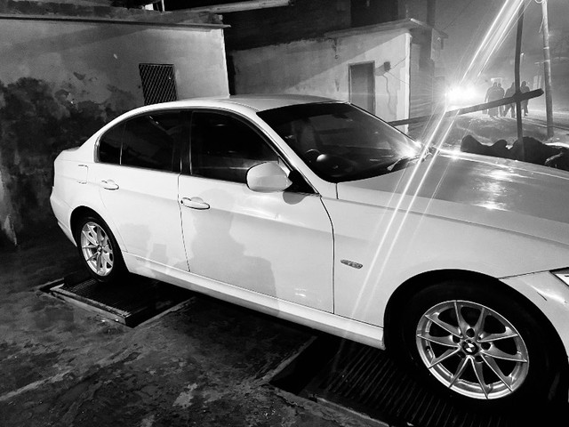 Second-hand 2011 BMW 3 Series 320d for sale in Gorakhpur-1