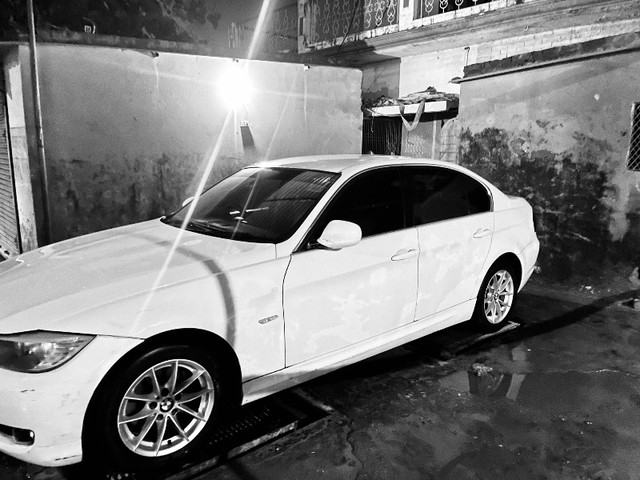 Second-hand 2011 BMW 3 Series 320d for sale in Gorakhpur-4