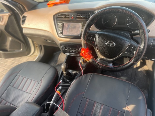 Second-hand 2017 Hyundai i20 Sportz 1.2 for sale in Rajkot-8