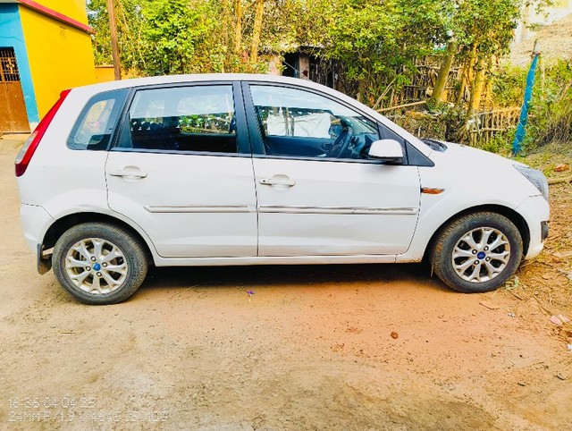 Second-hand 2013 Ford Figo Petrol Titanium for sale in Kendrapara-4