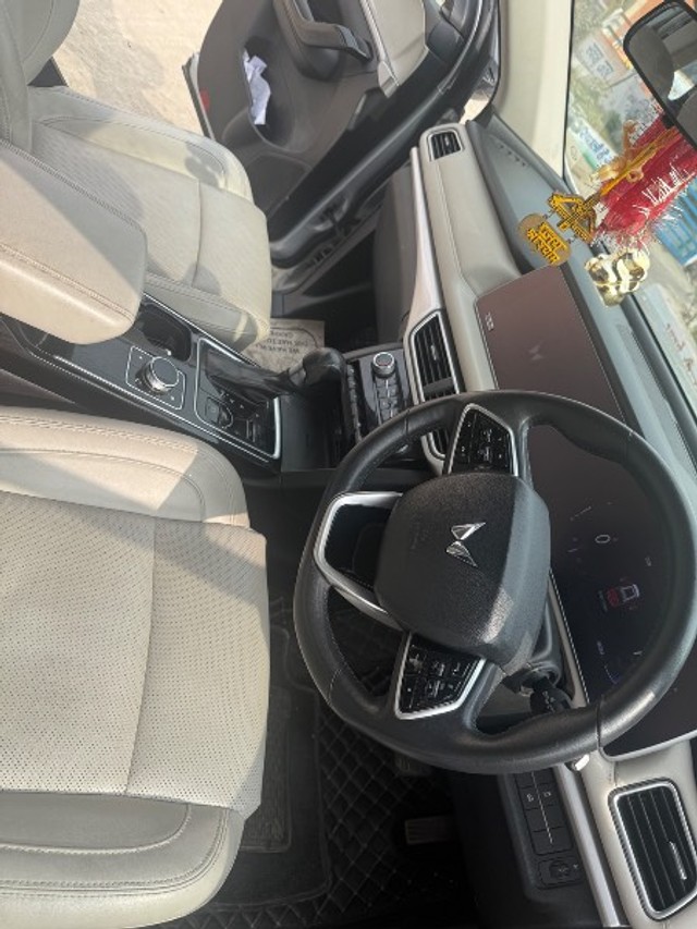 Second-hand 2022 Mahindra XUV700 AX7 Diesel AT BSVI for sale in Karnal-2