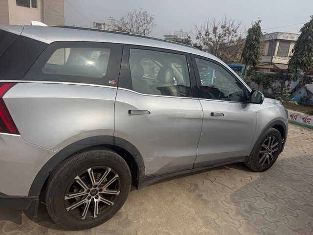 Second-hand 2022 Mahindra XUV700 AX7 Diesel AT BSVI for sale in Karnal-4