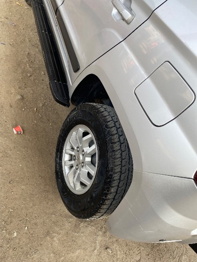 Second-hand 2017 Mahindra TUV 300 T8 for sale in Barabanki-3