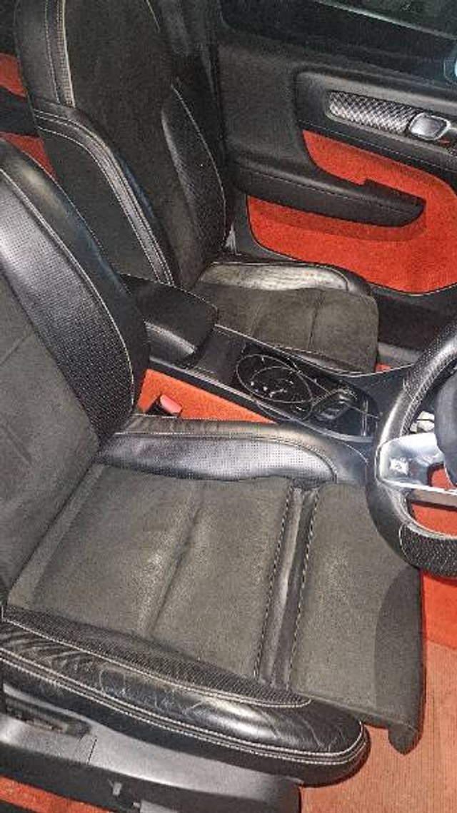 Second-hand 2019 Volvo XC40 D4 R-Design for sale in Ranga reddy-1