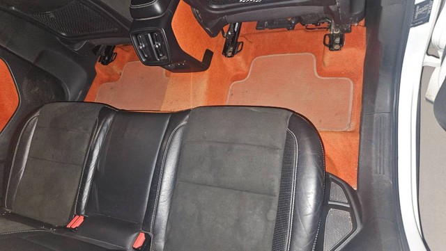 Second-hand 2019 Volvo XC40 D4 R-Design for sale in Ranga reddy-2