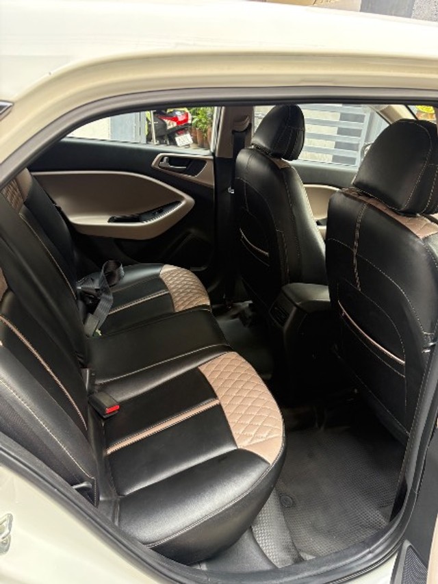 Second-hand 2017 Hyundai i20 Asta Option 1.2 for sale in Vadodara-3