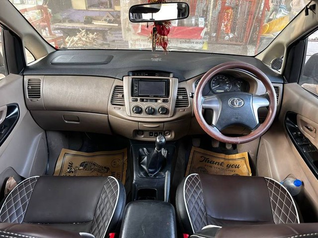 Toyota Innova 2.5 G (Diesel) 8 Seater Second-hand 2015 Toyota Innova 2.5 G (Diesel) 8 Seater for sale in Shivpuri-0