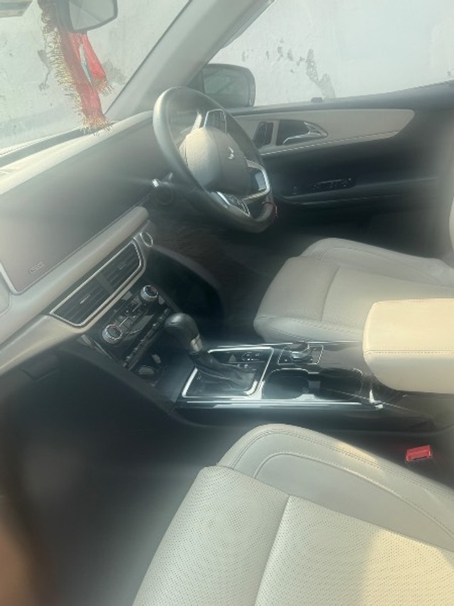 Second-hand 2022 Mahindra XUV700 AX7 Diesel AT BSVI for sale in Kurukshetra-3