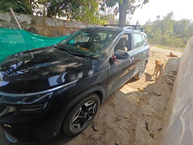 Second-hand 2023 Kia Seltos HTX Plus Turbo iMT for sale in Varanasi-9
