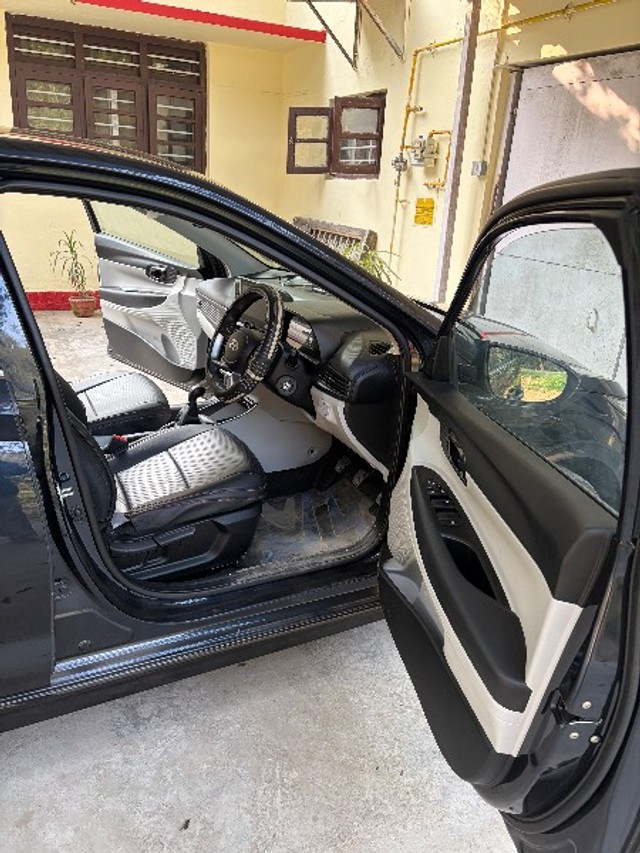 Second-hand 2025 Hyundai i20 Sportz for sale in Varanasi-12