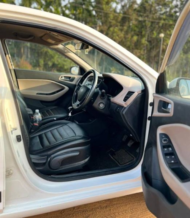 Second-hand 2018 Hyundai i20 1.4 Sportz for sale in Haveri-8