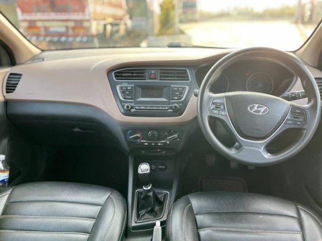 Second-hand 2018 Hyundai i20 1.4 Sportz for sale in Haveri-6