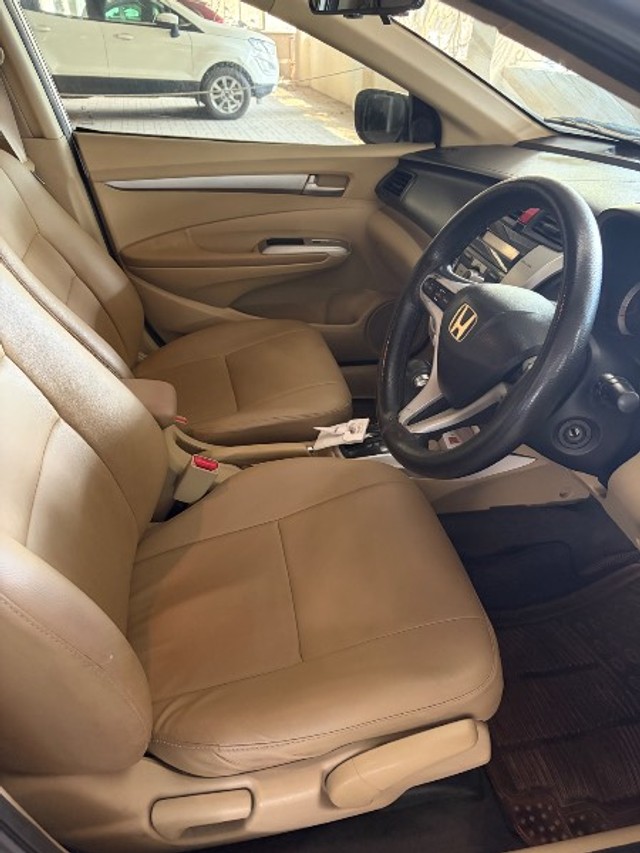 Second-hand 2011 Honda City V AT for sale in Navi Mumbai-4