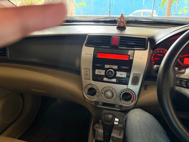 Second-hand 2011 Honda City V AT for sale in Navi Mumbai-6