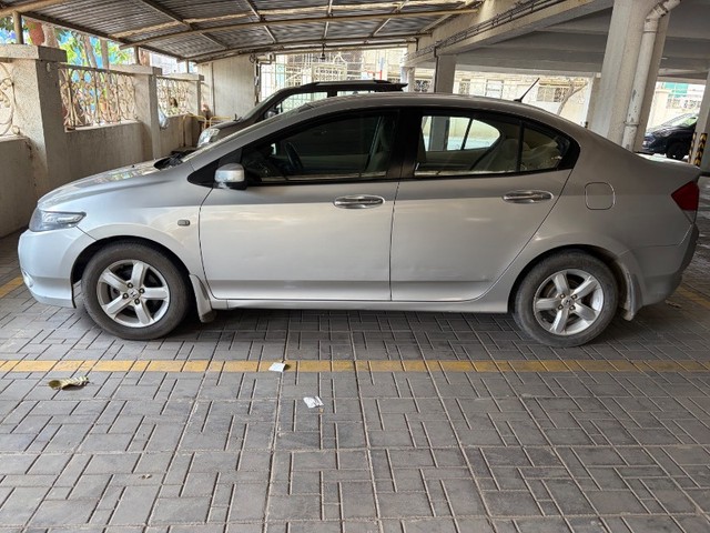 Second-hand 2011 Honda City V AT for sale in Navi Mumbai-3