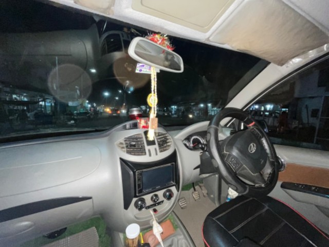 Second-hand 2016 Mahindra NuvoSport N8 for sale in Satna-1