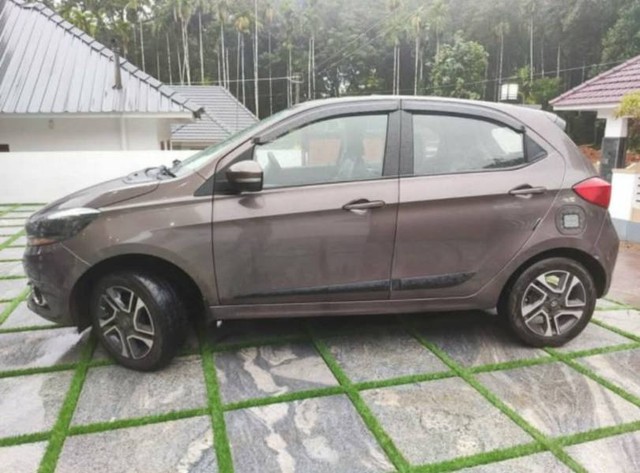 Second-hand 2019 Tata Tiago XZ Plus for sale in Kottayam-3