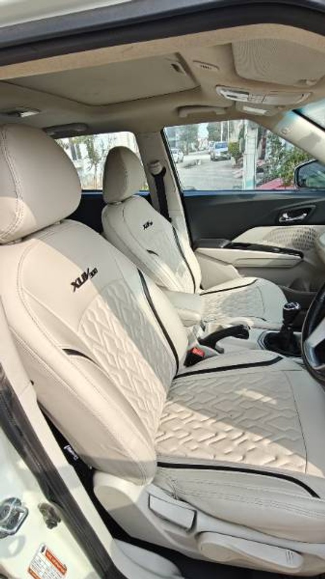 Second-hand 2020 Mahindra XUV300 W8 Option Diesel BSVI for sale in Hanumangarh-5