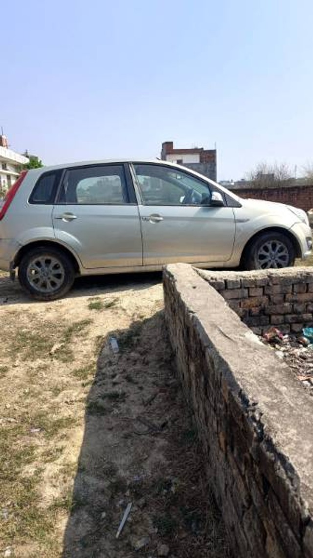 Second-hand 2015 Ford Figo 1.5D Titanium Plus MT for sale in Lucknow-2