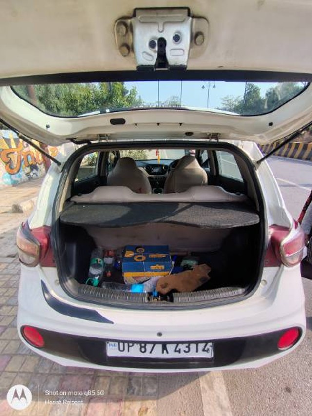 Second-hand 2018 Hyundai Grand i10 1.2 CRDi Magna for sale in Bareilly-3