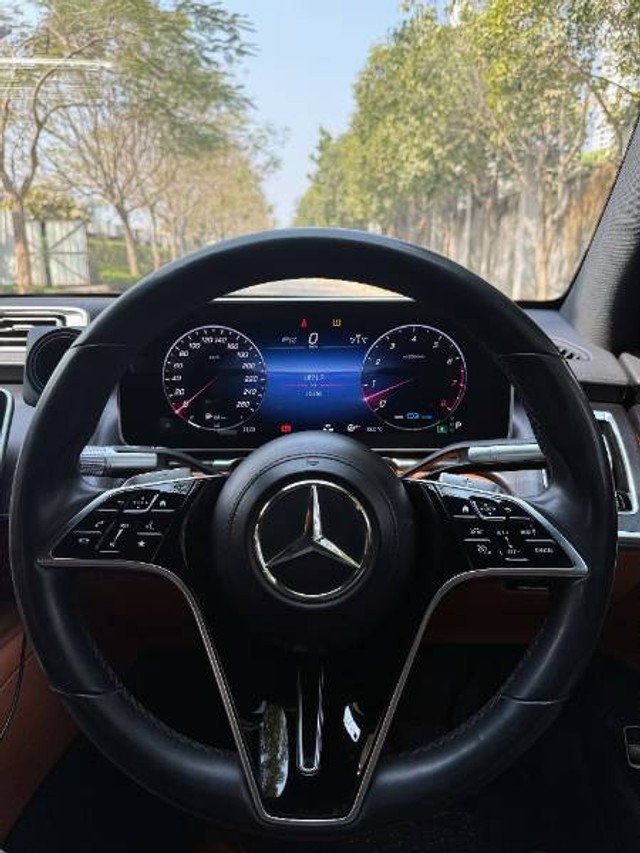 Second-hand 2023 Mercedes-Benz S-Class S450 4Matic for sale in Kolkata-4
