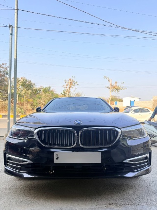 Second-hand 2022 BMW 5 Series 520d Luxury Line for sale in Hyderabad-7
