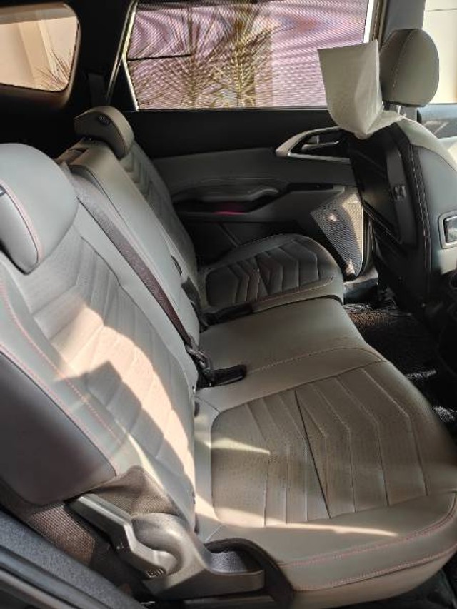 Second-hand 2024 Kia Carens X-Line DCT for sale in Kelambakkam-4