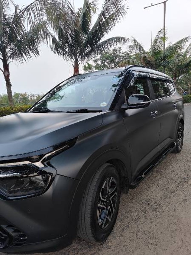 Second-hand 2024 Kia Carens X-Line DCT for sale in Kelambakkam-11