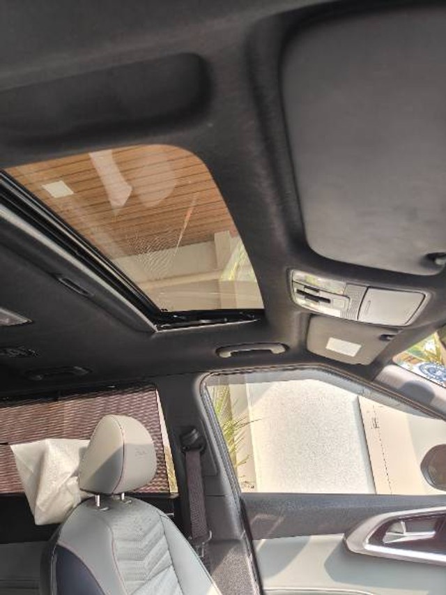 Second-hand 2024 Kia Carens X-Line DCT for sale in Kelambakkam-3