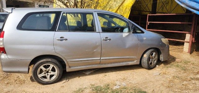 Second-hand 2015 Toyota Innova 2.5 G (Diesel) 7 Seater BS IV for sale in Barabanki-3