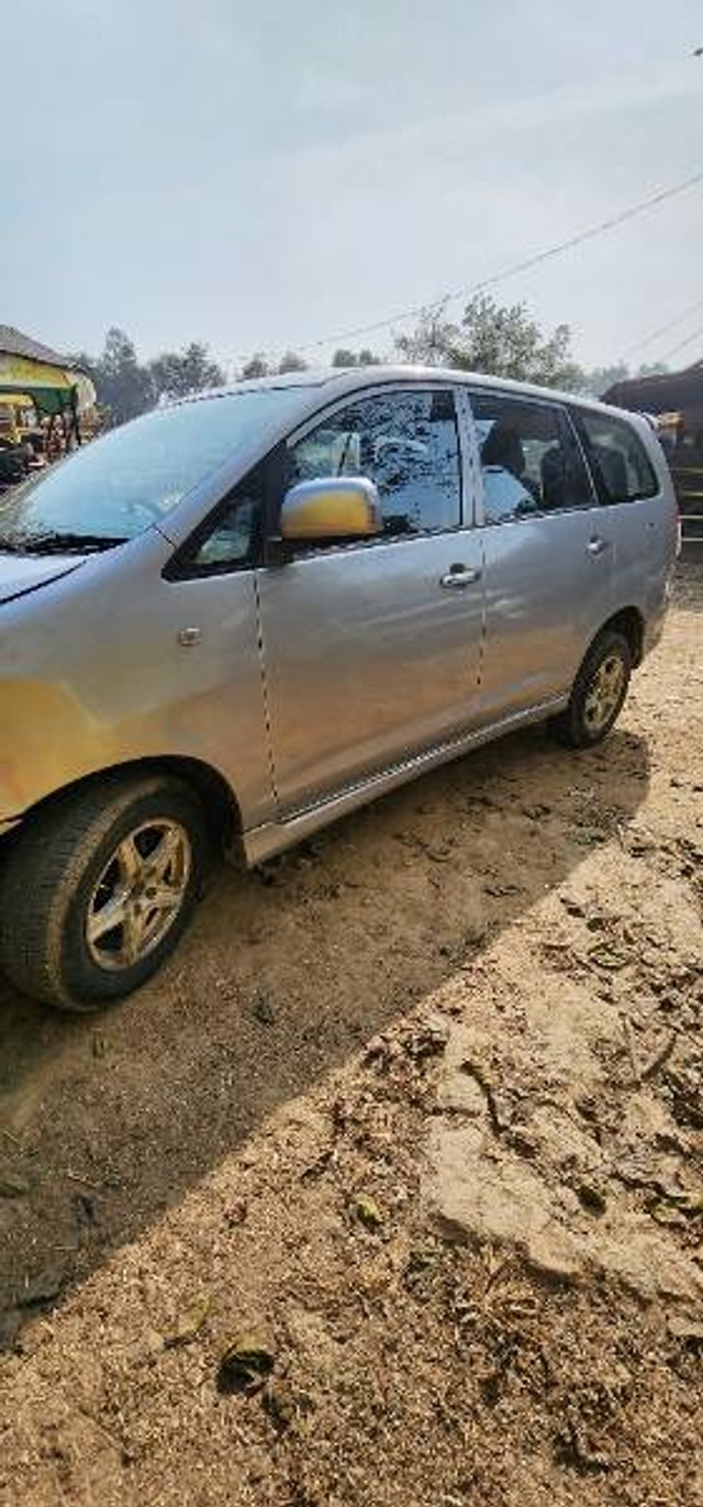 Second-hand 2015 Toyota Innova 2.5 G (Diesel) 7 Seater BS IV for sale in Barabanki-4