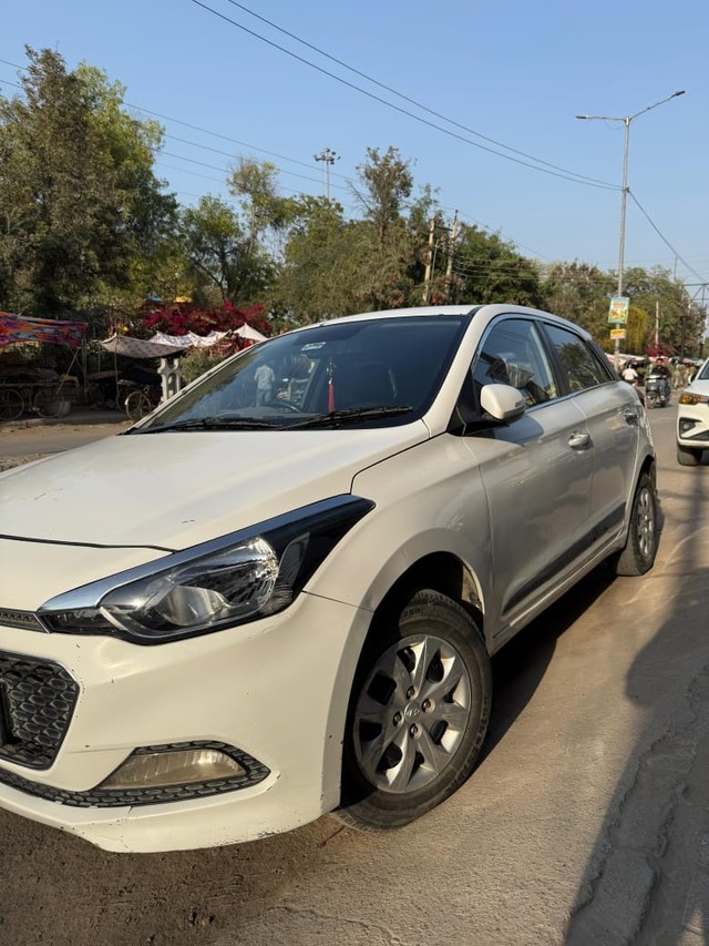 Second-hand 2015 Hyundai i20 Sportz Option 1.2 for sale in Sirsa-1