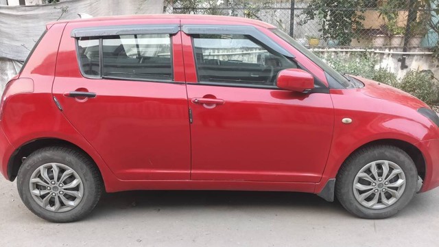 Second-hand 2006 Maruti Suzuki Swift ZXI BSIV for sale in Valsad-1