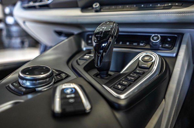 Second-hand 2017 BMW i8 Hybrid for sale in Bhopal-4