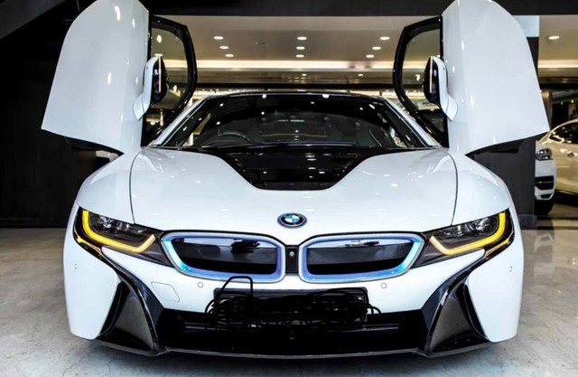 Second-hand 2017 BMW i8 Hybrid for sale in Bhopal-0