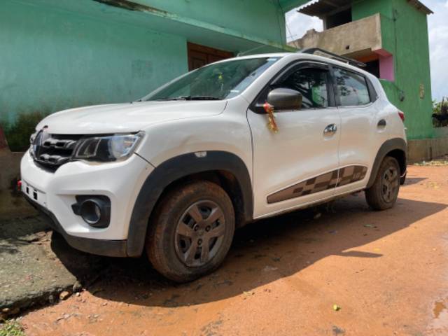 https://images10.gaadi.com/usedgaadi-sellcar/UsedCar/b71fc25c-eceb-412c-8c1a-eb5810e29833/3db585f0-1a29-4906-85e6-209dd33ceb44.jpeg?imwidth=6400