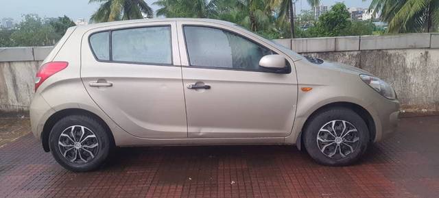 https://images10.gaadi.com/usedgaadi-sellcar/UsedCar/b758744c-4cf2-483b-b448-09d2213511d2/30a44861-774e-4029-8eff-8099293aea54.jpg?imwidth=6401