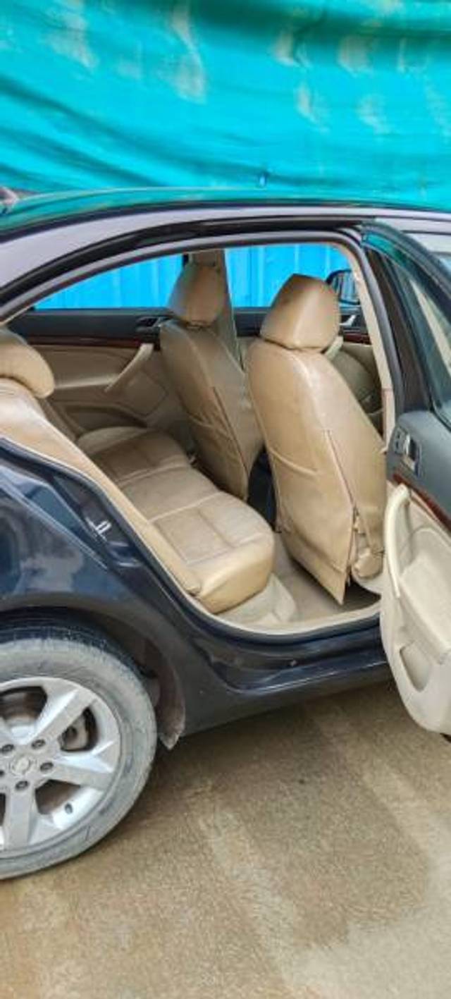 https://images10.gaadi.com/usedgaadi-sellcar/UsedCar/b75d4ce3-252f-4ac9-8a42-93b2309c771a/ee515cb5-ea3b-4bbe-8863-9ba4daf0217e.jpeg?imwidth=6402