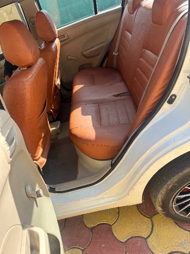 https://images10.gaadi.com/usedgaadi-sellcar/UsedCar/b782cda7-16a9-4a36-8212-852206eaef0f/b68c28bf-091b-4f20-bb3a-e5d67b61bf4e.jpeg?imwidth=6402