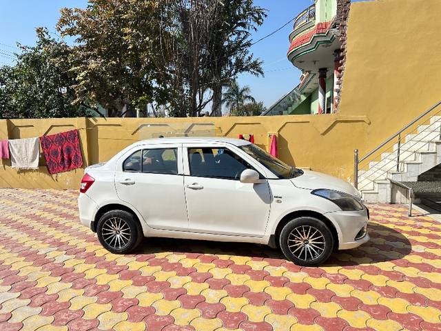 https://images10.gaadi.com/usedgaadi-sellcar/UsedCar/b782cda7-16a9-4a36-8212-852206eaef0f/e76e86f2-4dc3-424c-8764-6e836f4e48b2.jpeg?imwidth=6401